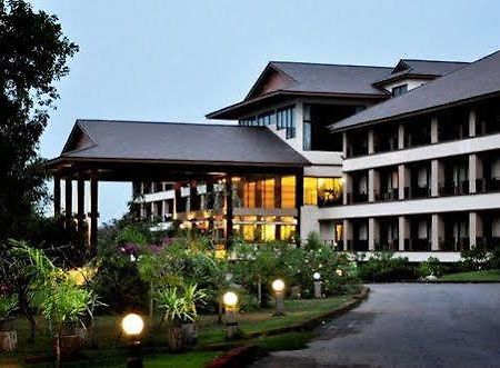 Hillside Country Home Golf & Resort Kabin Buri Exterior photo