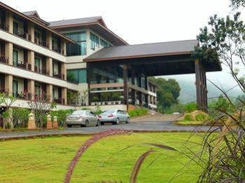 Hillside Country Home Golf & Resort Kabin Buri Exterior photo