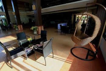 Hillside Country Home Golf & Resort Kabin Buri Exterior photo