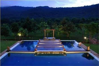 Hillside Country Home Golf & Resort Kabin Buri Exterior photo