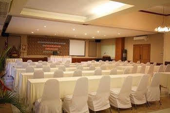Hillside Country Home Golf & Resort Kabin Buri Exterior photo