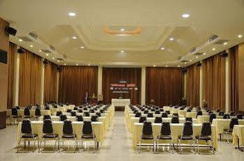 Hillside Country Home Golf & Resort Kabin Buri Exterior photo